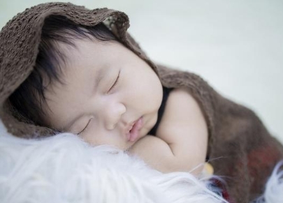 卵巢早衰女性如何选择供卵代孕？AMH检测指导方案